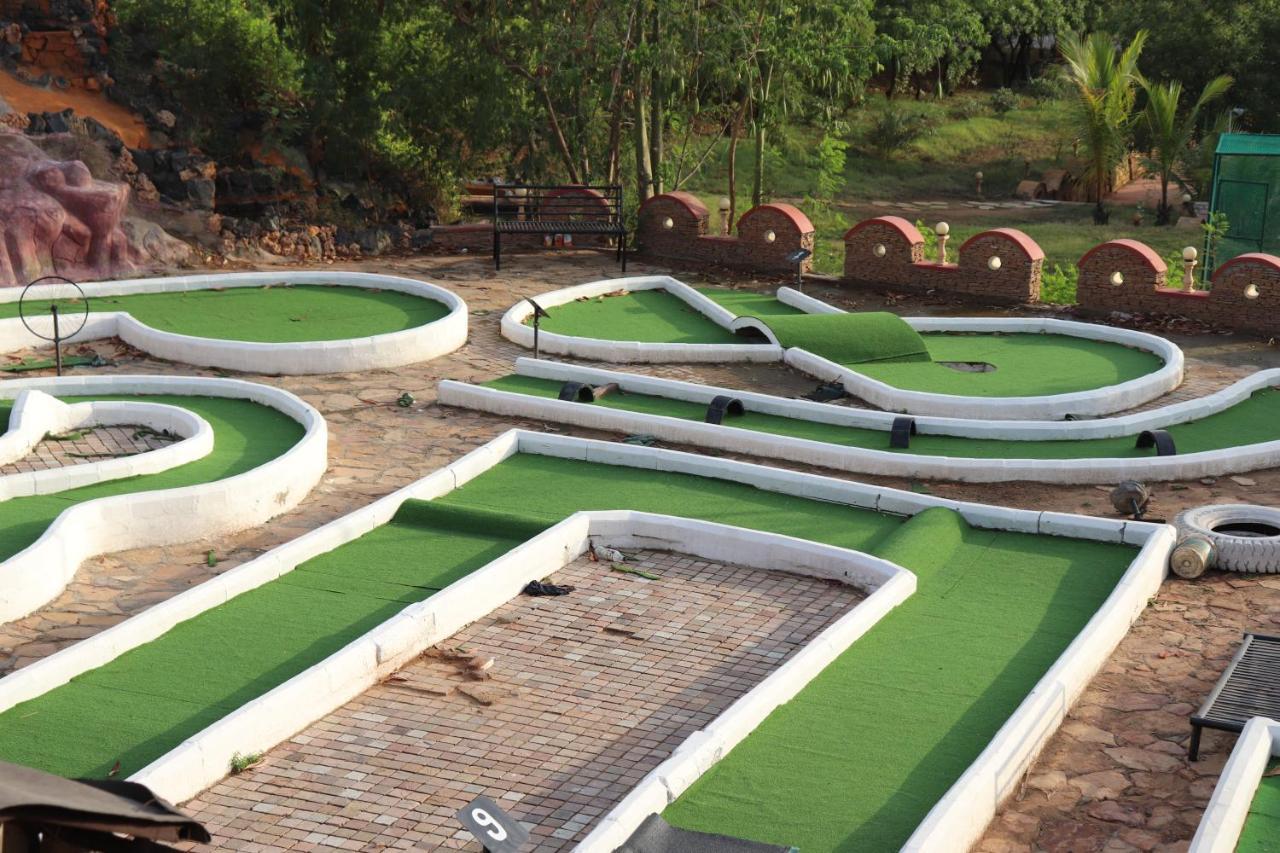 Regenta Resort Bhuj By Royal Orchid Hotels Limited Exterior foto