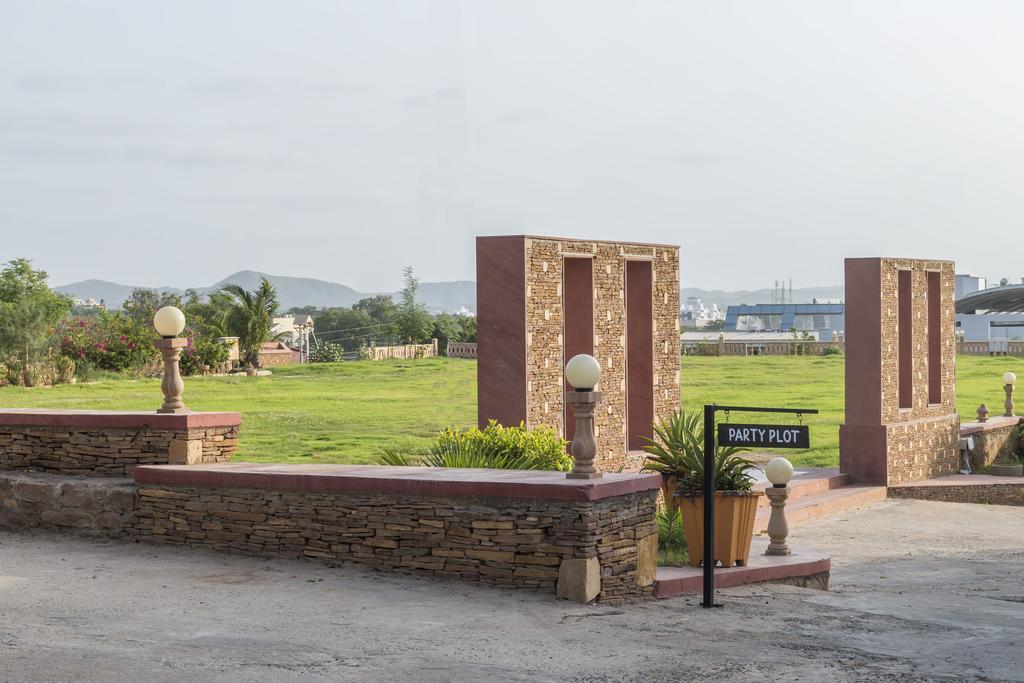 Regenta Resort Bhuj By Royal Orchid Hotels Limited Exterior foto