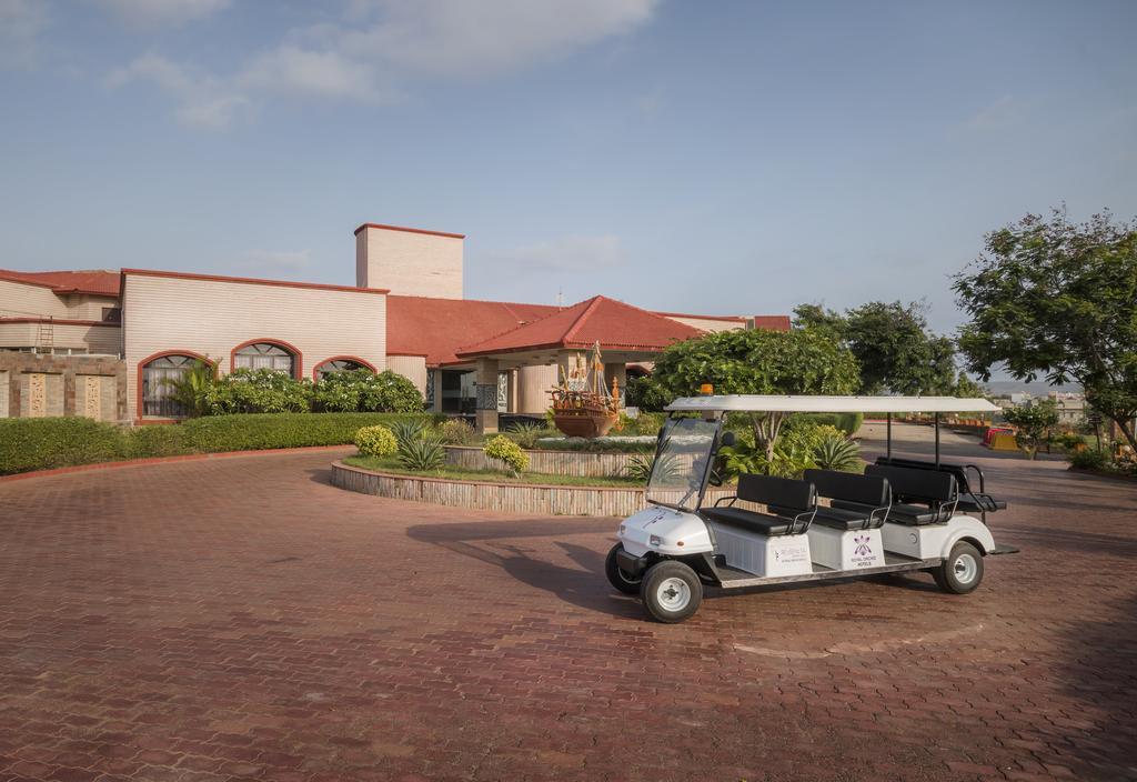 Regenta Resort Bhuj By Royal Orchid Hotels Limited Exterior foto