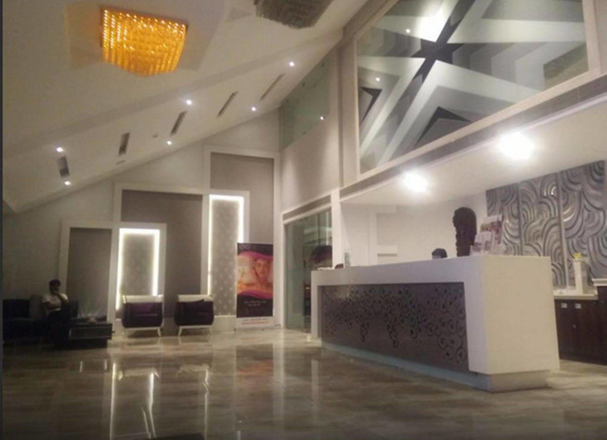 Regenta Resort Bhuj By Royal Orchid Hotels Limited Exterior foto